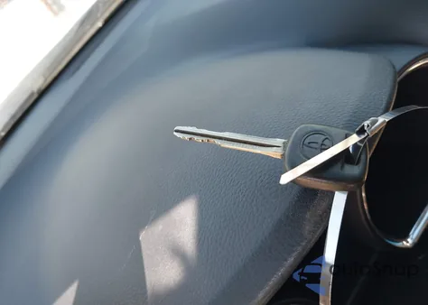 2011 Toyota Highlander Base V6 from USA, damaged, VIN 5TDZK3EH1BS033154